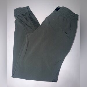 Athleta Quest Joggers in Bali Green Size 0